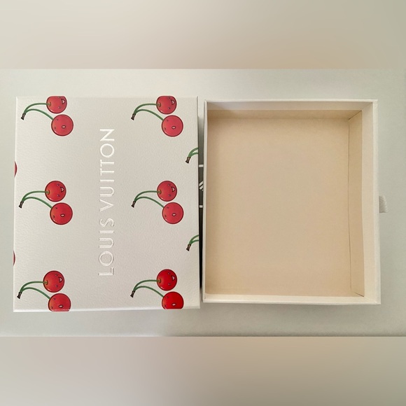 Louis Vuitton Takashi Murakami Cherry Box with Gift Tag and Ribbon - Picture 2 of 8